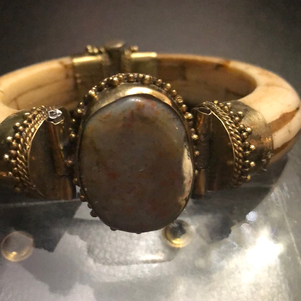 Semi-precious bracelet